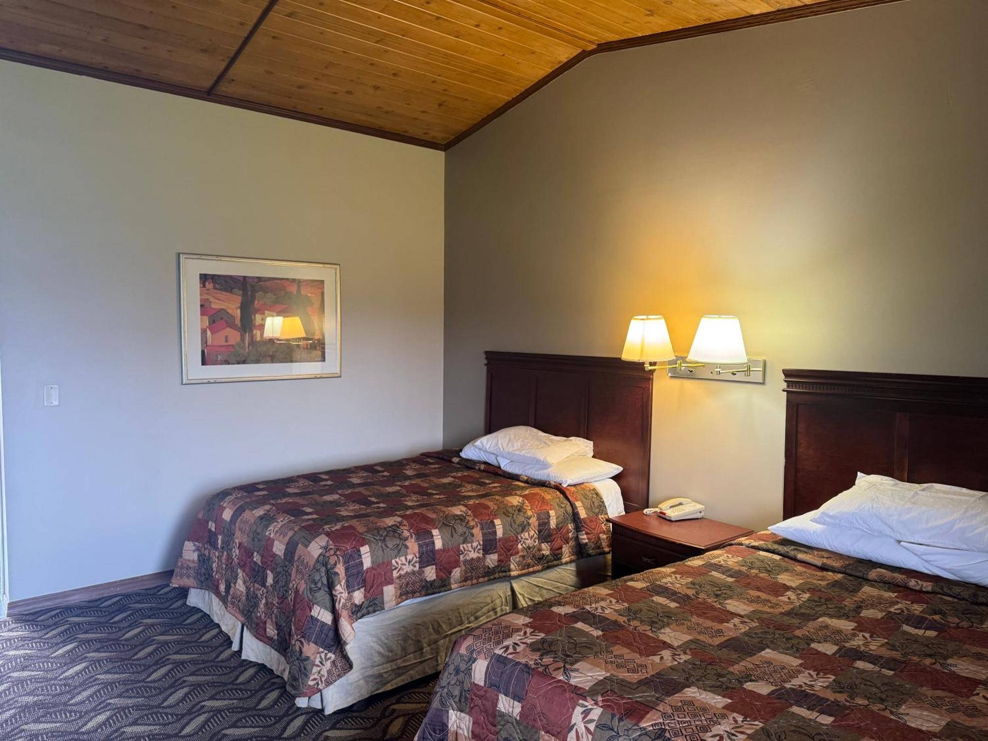 Motel Town & Country 2*